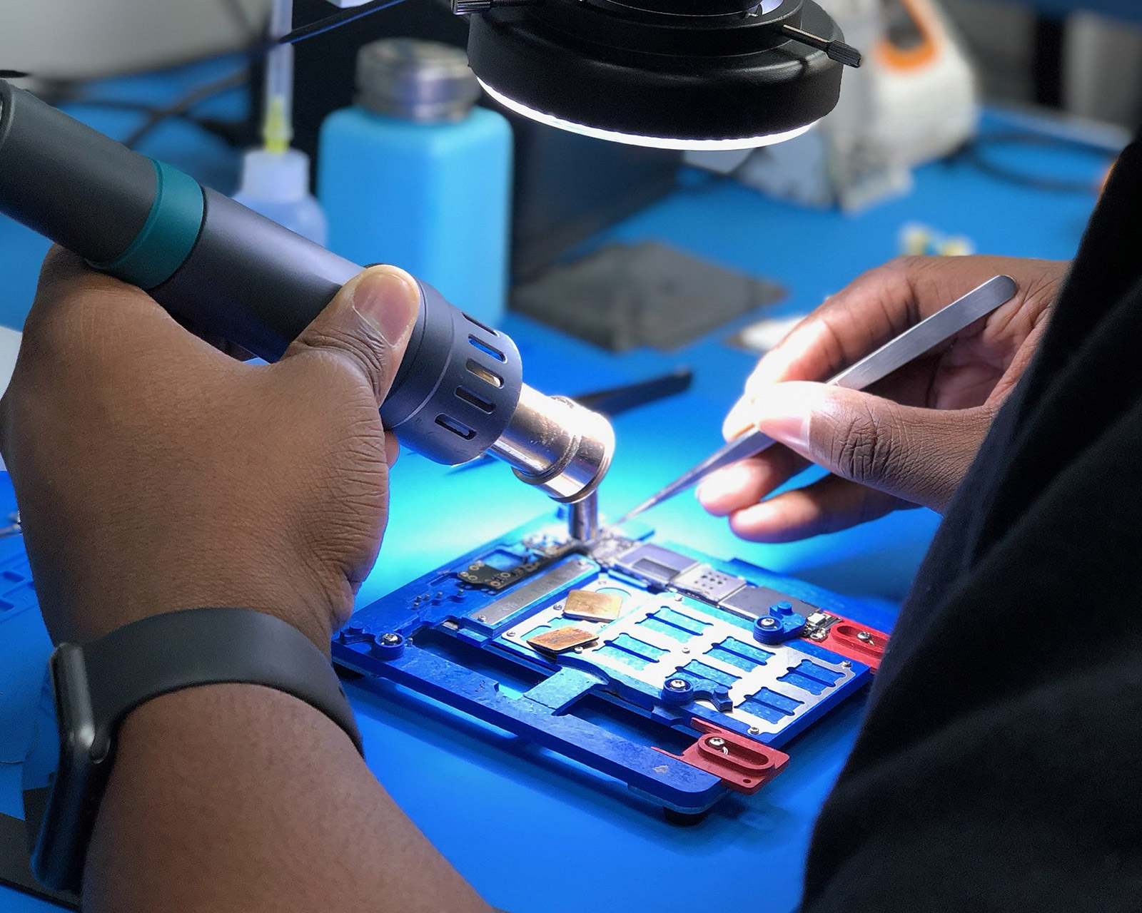 electronic device repair services Rockaway Park